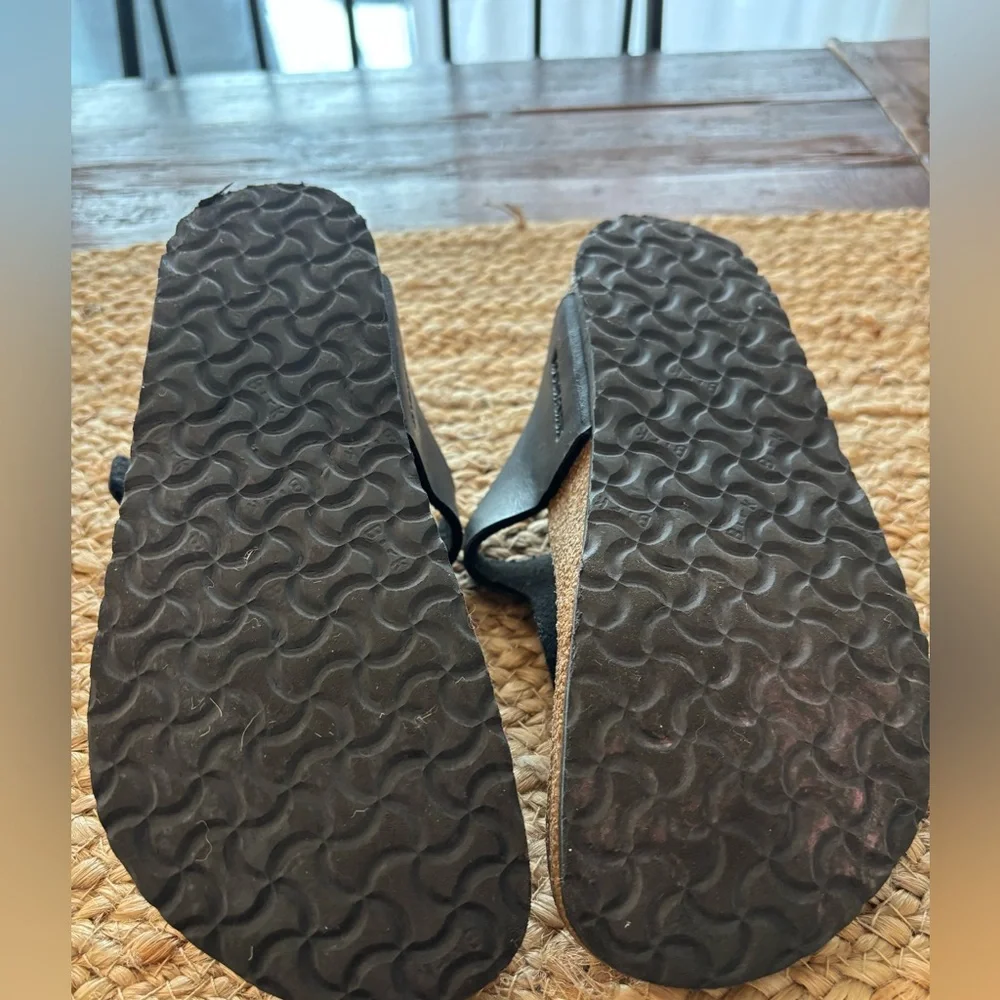 Birkenstock Gizeh‎ Sandals in Black Youth EU size 32 US 1.5